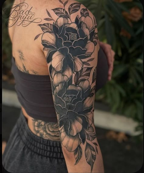 Celestial Shoulder Tattoo, Gothic Floral Tattoo, Arm Cover Up Tattoos, Tatuaje Cover Up, 2024 Tattoo, Cover Up Tattoos For Women, Mangas Tattoo, 2024 Wishlist, Inspiration Tattoos