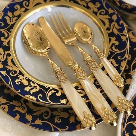 Kitchen Decor Collections, Crockery Design, Fine Dinnerware, Luxury Tableware, Luxury Dinnerware, Indie Room, Design Your Dream House, Dinner Sets, Dream House Decor