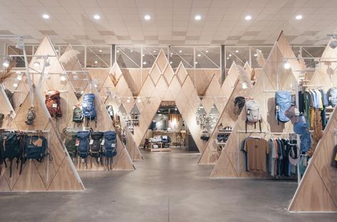 Wood Mountains designed for an outdoor goods retailer. Ski Store Design, Camping Store, Commercial Display, Camping Shop, Retail Inspiration, Interior Design Awards, Ski Shop, Retail Store Design, Outdoor Store