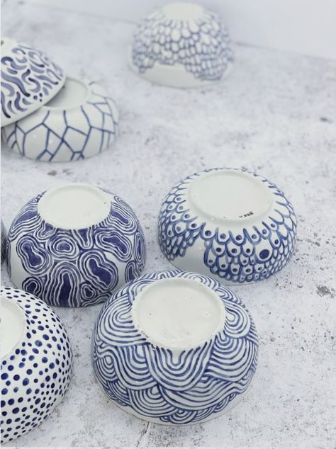 Easy Ceramic Painting, Easy Ceramic Painting Ideas, Ceramic Painting Ideas, Color Me Mine Ideas, Ceramics Bowls Designs, Diy Keramik, Ceramic Cafe, Diy Pottery Painting, Color Me Mine