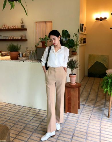 Smart Casual White Outfit, Smart Casual Women Korean, Korean Smart Casual Outfit, Korean Smart Casual, Casual Clothes Aesthetic, Smart Casual White, Smart Business Attire, Seoul Summer, Lookbook Casual