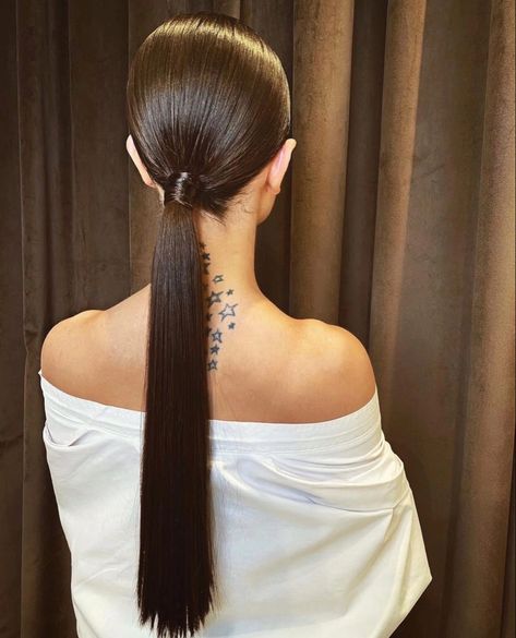 Sleek Pony For Wedding, High Straight Ponytail Hairstyles, Backless Top Hairstyle, Slicked Back Low Ponytail, Low Slick Ponytail, Slick Back Low Ponytail, Elegant Low Ponytail, Straight Ponytail Hairstyles, Low Pony Hairstyles