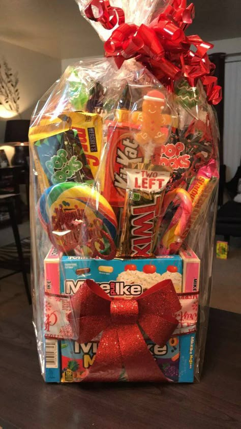 Large Candy Bouquet Birthday Gifts Gift Basket Edible | Etsy Candy Bouquet Birthday, Edible Gift Baskets, Birthday Candy Bouquet, Creative Easter Baskets, Candy Gifts Diy, Candy Arrangements, Homemade Gift Baskets, Candy Gift Baskets, Bouquet Birthday