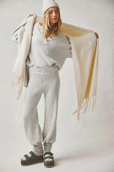 Cozy Lazy Day Outfits, Knit Set Outfit Women, Aw24 Fashion Trends, Wide Leg Sweater Pants, Hailee Sweater Set, Cosy Fashion, Autumn Knitting, Ladies Nightwear, Cosy Outfit