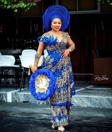 Judge Style Asoebi, George Design For Women, Judge Style For Bride, Gorge Blouse Styles, Judge Blouse Styles Nigeria, Gorge Styles For Bride, Indian George Styles, Indian George Nigerian Styles, Traditional Marriage Outfit For Women