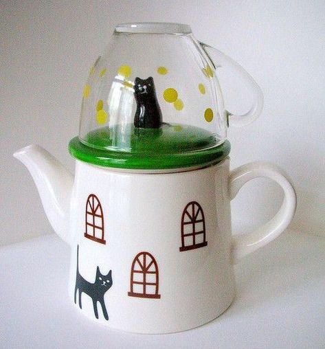 Cat Cup, Novelty Teapots, Cat Teapot, Cuppa Tea, Tea For One, Ceramic Teapot, Teapots And Cups, A Black Cat, Tea For Two