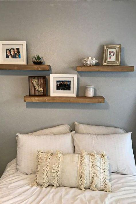 38+ Wonderful bedroom shelves design ideas for Your Home - Page 12 of 38 - Womensays.com Women Blog Shelf Above Bed, Bedroom Fun, Bedroom Wall Decor Above Bed, Wall Decor Above Bed, Floating Shelves Bedroom, Fun Room, Wall Shelves Bedroom, Decor Above Bed, Headboard Ideas