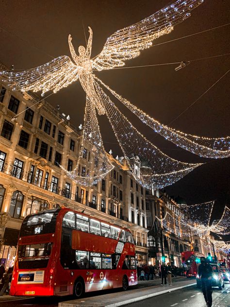 Christmas In Uk Aesthetic, Xmas In London, London Cristhmas Aesthetic, December In London, Winter Aesthetic London, England Christmas Aesthetic, Christmas Aesthetic London, Aethetics Picture Wallpaper, London Aesthetic Winter