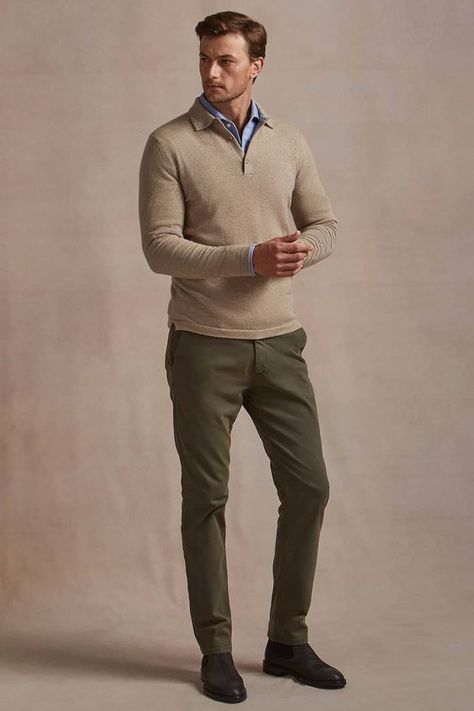 Chinos Men Outfit, Outfits Quotes, Green Pants Men, Green Pants Outfit, Sweater Outfits Men, Men's Business Outfits, Smart Casual Menswear, Mens Business Casual Outfits, Shirt Outfit Men