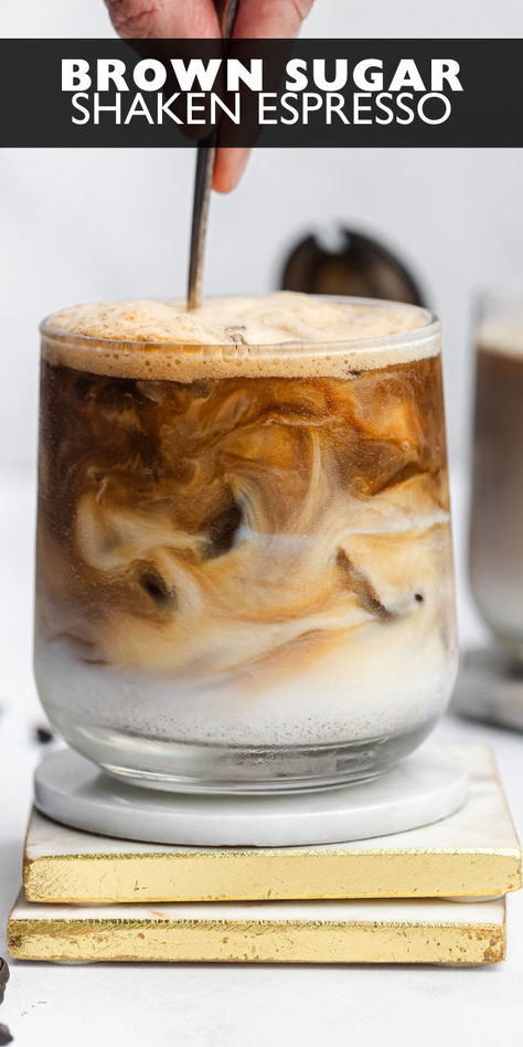 brown sugar shaken espresso Iced Shaken Espresso, Easy Coffee Drinks Recipes, Brown Sugar Shaken Espresso, Espresso Drink Recipes, Coffee Recipes Hot, Shaken Espresso, Espresso Recipes, Espresso At Home, Ice Milk