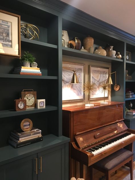 Piano Room Decor, Piano Living Rooms, Piano Room, Home Library Design, Forest Hill, Amazing Home, Entertainment Space, Home Library, Music Room