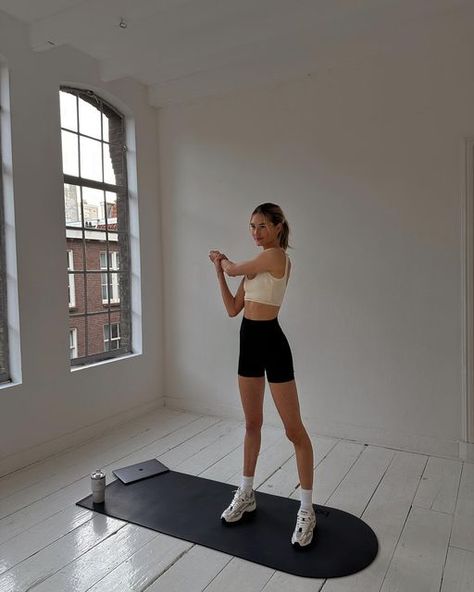 Fitness Era, Sanne Vloet, Fitness Vision Board, Look Legging, Cute Workout Outfits, Cute Gym Outfits, Skandinavian Fashion, Vanilla Girl, Sport Body