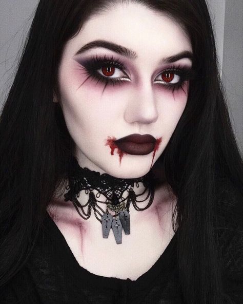 Dracula Makeup, Vamp Makeup, Vampire Makeup Looks, Vampire Makeup Halloween, Holloween Makeup, Monster Makeup, Vampire Halloween Costume, Vampire Makeup, Halloween Makeup Pretty