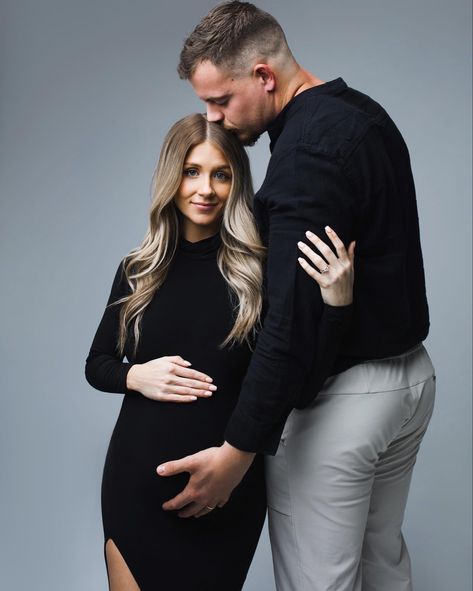 Maternity Couple Studio, Maternity Pictures With Husband Studio, Formal Maternity Pictures, Black Dress Maternity Pictures Couple, Maternity Shoot Couple Poses, Maternity Self Photo Studio, Elegant Maternity Shoot With Husband, Maternity Photo Shoot Studio, Maternity Photography Poses Studio