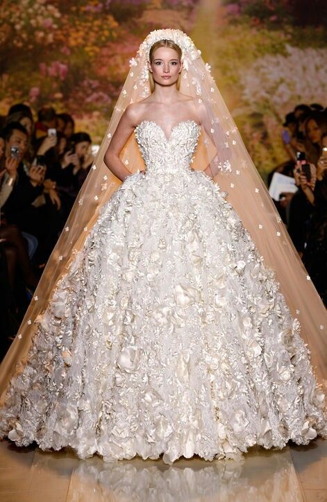 Absolutely gorgeous!!!! Most Expensive Wedding, Most Expensive Wedding Dress, Best Wedding Dress Designers, Expensive Wedding Dress, Expensive Wedding, Wedding Dress Designers, Celebrity Wedding Dresses, Fairy Tale Wedding Dress, Most Beautiful Wedding Dresses