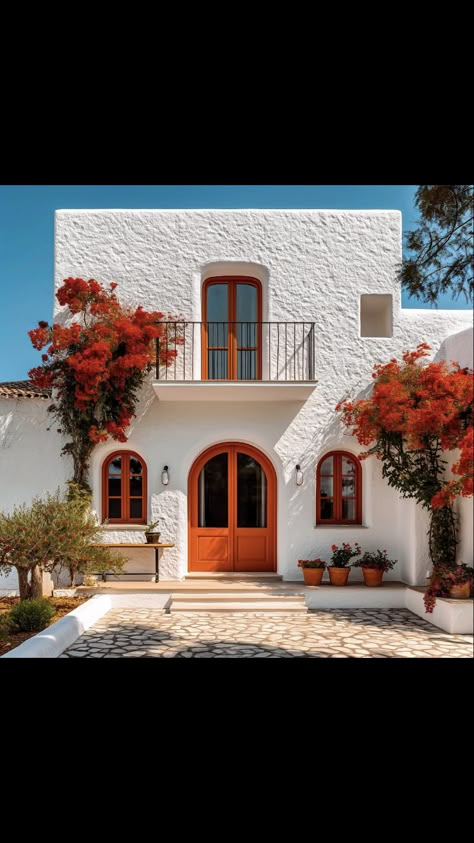 Flat Roof Spanish Style Homes, Tiny Mexican House, Italy House Design, Mexican Home Design Exterior, Tiny Spanish Style Homes, Colorful Mexican Houses Exterior, Mexican Style Tiny Home, Spanish Holiday Home, Small House In Mexico