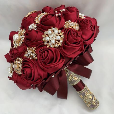 Hunter Headcannons, Red Quinceanera Theme, Red Quince Theme, Red And Gold Quince, Beauty And The Beast Quince, Red Quinceanera Ideas, Quinceanera Red, Quinceanera Bouquet, Quince Themes