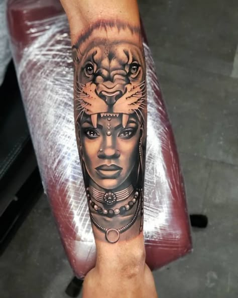 Queen Tattoo For Women, Black Queen Tattoo, African Queen Tattoo, African Warrior Tattoos, African Sleeve Tattoo, Queen Tattoo Designs, Quetzalcoatl Tattoo, Africa Tattoos, Jagua Henna