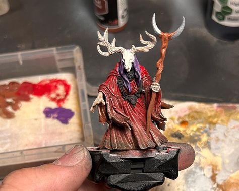 Newest mini and the painting process :) fantastic model from @loot.studios #dnd #minipainting #miniature #dndterrain #dndminiatures #lootstudios #warhammer #rpg #ttrpg #arkham #arkhamhorror Dnd Mini Painting, Loot Studios, Dnd Mini, Dnd Minis, D&d Minis, Dnd Miniatures, Dungeons And Dragons Characters, Miniature Figures, Mini Paintings