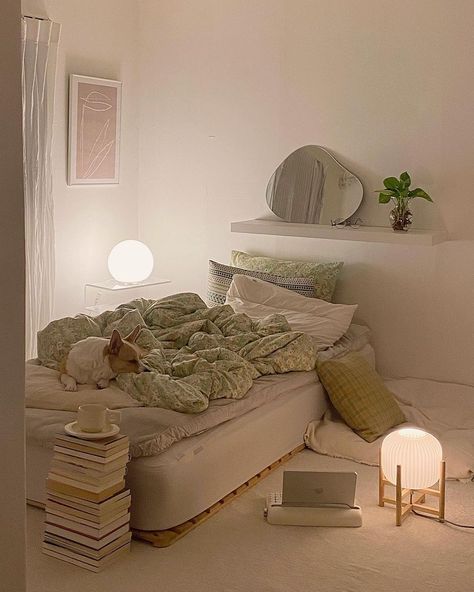 Bed On The Floor Ideas, Beds On Floor Ideas, Bed On The Floor, Contemporary Home Interior, Warm Bedroom, Floor Lamp Bedroom, Mattress On Floor, Mattress Bedroom, Ideas Living Room