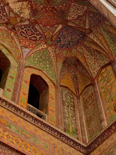 South Asia Architecture, South East Asia Architecture, India Astethic, South Asian Culture Aesthetic, Vintage Pakistan Aesthetic, South Asia Aesthetic, Ancient India Aesthetic, Mosque Ceiling, Desi Architecture