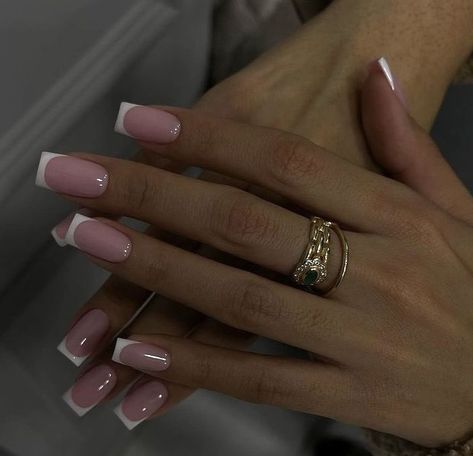 Straight Line French Tip Nails, Pink Base French Nails, Blush Pink Nails, Subtle Nails, Basic Nails, French Tip Acrylic Nails, Her Nails, Work Nails, French Acrylic Nails