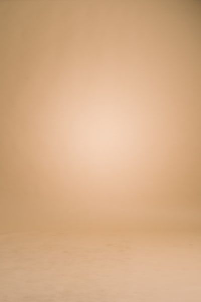 Plain Background Photoshoot, Studio Background Ideas, Kitchen Cream, Plan Studio, Photo Studio Design, Studio Backdrops Backgrounds, Furniture Bar, Photoshoot Backdrops, Photography Studio Background