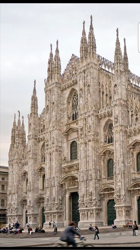 Milano Cathedral, Milan Architecture, Fall Filter, Milan Cathedral, Castle Aesthetic, Gothic Cathedrals, Cathedral Architecture, Wallpaper Iphonewallpaper, Gothic Cathedral