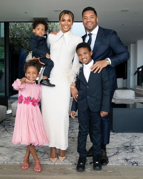 Ciara Instagram, Michael Costello Dress, Ciara Style, Ciara And Russell Wilson, Ciara And Russell, Bart Starr, Lime Green Shorts, Russell Wilson, Celebrity Families