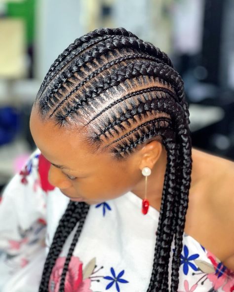 Braids Lines Hairstyles, All Back Hairstyle, Cornrow Hairstyle, Cornrows Natural Hair, Cornrows Braids For Black Women, Cornrows Styles, Braided Hairstyles For Black Women Cornrows, Natural Hair Stylists, Feed In Braids Hairstyles