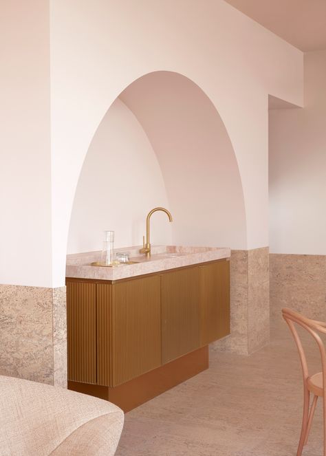 Interiors of The Calile Hotel, designed by Richards and Spence - that arch and the marble with this wet bar! great detailing! Calile Hotel, Brisbane Architects, Cork Flooring, Hotel Interiors, Design Hotel, Hotel Interior, Brickwork, Hotel Design, Hotels Design