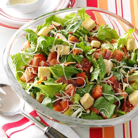 Salad And Dressing, Potluck Salad, Potluck Dinner, Spaghetti Dinner, Simple Green Salad, Best Salad Recipes, Cheese Salad, Potluck Recipes, Easy Salad Recipes