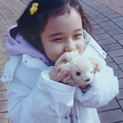 Winter Baby Pictures, Winter Meme, Æspa Winter, Winter Æspa, Winter Karina, Winter Puppy, จีซอง Nct, Fotografi Vintage, Winter Photo