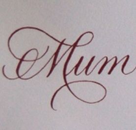 Mum tattoo font/design Mum Wrist Tattoo, Mom Script Tattoo, Mother Word Tattoo, Tattoo Ideas Female Mum, Mum Tattoo Ideas For Daughter, Mom Word Tattoo, Small Mum Tattoo, Mum Calligraphy, Mum Tattoo For Daughter