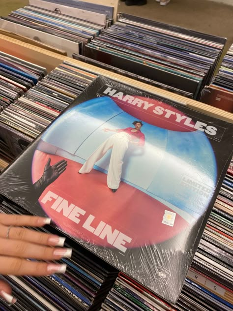 Fine Line Widget, Fine Line Vinyl, Harry Styles Vinyl, Album Fine Line, Vinyl Wishlist, What I Got For Christmas, Bday Stuff, Cd Aesthetic, Perfect Handwriting