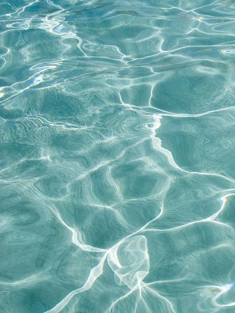 Turquoise Beach Aesthetic, Turquoise Water Aesthetic, Calm Mood Aesthetic, Light Blue Water Aesthetic, Aesthetic Water Photos, Summer Water Aesthetic, Clear Ocean Water Aesthetic, Serenity Blue Aesthetic, Light In Water