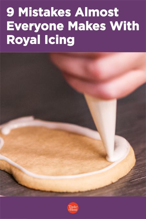 Royal Icing Cookies Recipe, Sugar Cookie Icing Recipe, Easy Royal Icing Recipe, Cookie Decorating Icing, Christmas Sugar Cookies Decorated, Cookie Icing Recipe, Flooding Cookies, Royal Iced Cookies, Sugar Cookie Royal Icing