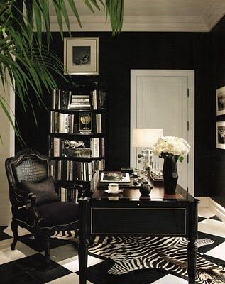 Chic Home Office; dramatic black and white floor and decor  This room is great because accessories of a bright color can alternate throughout the year.  Also reminds me of old Hollywood Glam....Needs a mirror desk though. Goth Office, Black And White Office, Black And White Living Room, California House, Real Estat, White Office, Black And White Decor, White Floors, White Living