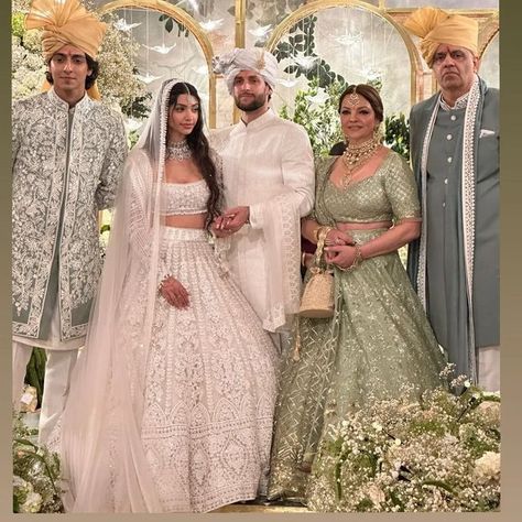 HT City on Instagram: "One for the wall... ❤️ ❤️ @alokechikkipanday, @deannepanday along with son @ahaanpandayy pose with the newlyweds @alannapanday and @ivor. #alannapanday #deannepanday #ahaanpanday #ivormccray #BollywoodCelebrity #Bollywood #bollywoodupdates #bollywoodfamily #celebritywedding #celebcouple #weddingphoto #weddingfestivities #HTcityshowbiz #instagramalgorithm #HTCity" Alaana Pandey Wedding Dress, Alana Pandey Wedding Looks, Alana Pandey Wedding, Alanna Panday Wedding, Alana Pandey, Alanna Panday, Actress Wedding, Perth Wedding, African Bridal Dress