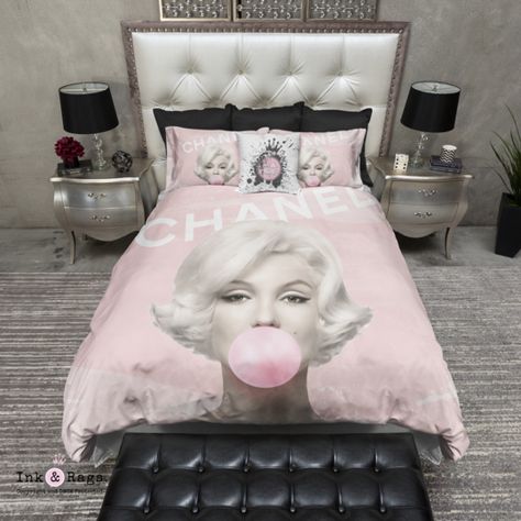 Paris and Eiffel Tower and Fashion Themed Bedding and accessories. Marilyn Monroe Bubble Gum, Marilyn Monroe Bedroom, Marilyn Monroe Room, Mom Room, Adult Bedding, Glam Bedroom, Gorgeous Bedrooms, King Pillows, Interior Designing