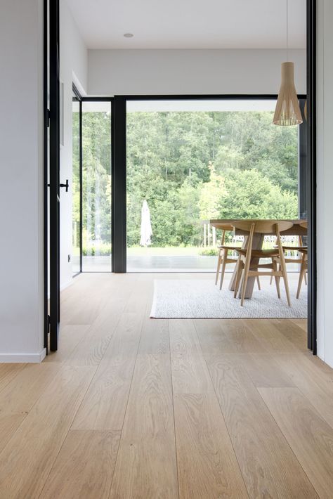 Wood Floor Design, Decor Salon, Modern Flooring, Wooden Floors, Parquet Flooring, Living Room Flooring, Timber Flooring, House Extensions, Room Flooring