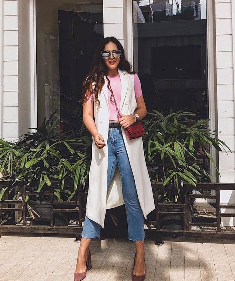 FabAlley on Instagram: “Sleeveless Shrugs = Cool Summer Staple 📷@styledrive (🔎 Sleeveless Longline Shrug - White) . . . . . . . . #FabAlley #AlleyGals #summer…” Sleeveless Shrug, Shrug Outfit, Long Shrug, White Shrug, Lookbook Inspiration, Look Casual Chic, Falling Asleep, Summer Staples, Cool Summer