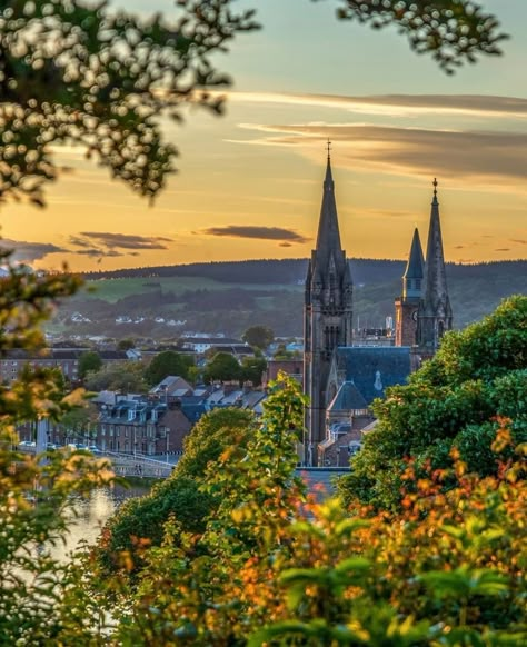 VisitInvernessLochNess on Instagram: “New week beautiful autumn views from Inverness ❤️🏴󠁧󠁢󠁳󠁣󠁴󠁿 . 📸 @fotozabek 👌 . . . . . #inverness #scotland #highlands #autumn #sunset…” House Of Stuart, European Bucket List, Inverness Scotland, Scotland Road Trip, Scotland Landscape, Autumn Sunset, Trip To Scotland, Scotland Trip, Scotland Highlands