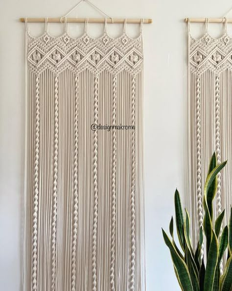 Macrame Curtain Pattern, Macrame Curtain Holder, Macrame Curtain Diy, Diy Macrame Curtain, Macrame Curtain Tie Backs, Curtain Decor Ideas, Design For Bed, Curtain Tie Backs Diy, Door Curtains Diy