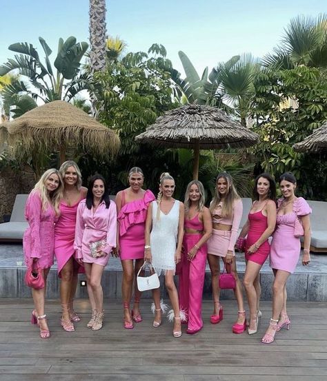 Nashville Bachelorette Party Outfit, Barbie Barbie Movie, Bachelorette Outfit Themes, Barbie Movie Aesthetic, Ken Outfits, Big Little Sorority Shirts, Outfit Ideas Home, Celeb Style Inspiration, Barbie Bachelorette