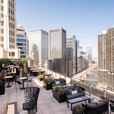 The Best Rooftop Bars in Chicago, from Hotel Lounges to Beer Gardens | Condé Nast Traveler London House Chicago, Rooftop Chicago, Chicago To Do, Design Terrace, Chicago Bucket List, Chicago Things To Do, Chicago Summer, City Winery, Chicago Trip