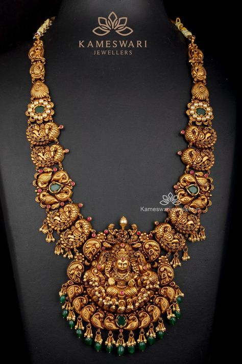 Slide for a Perfect View. Kameswari Jewellers, Wedding Jewelry Sets Bridal Jewellery, Bridal Necklace Designs, Gold Jewels Design, Neck Pieces Jewelry, Antique Necklaces Design, New Gold Jewellery Designs, Fancy Jewelry Necklace, Perfect View