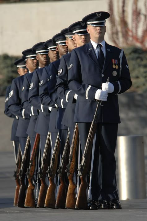 USAF Ceremonial Honor Guard Drill Team Air Force Uniforms, Civil Air Patrol, Honor Guard, Air Force Mom, Air Force Veteran, Aim High, Us Soldiers, United States Military, Military Heroes