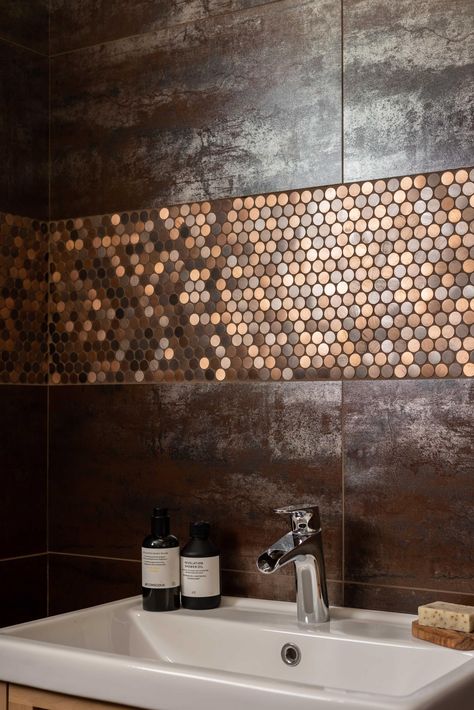 Copper effect tiles can create a luxurious look #tiles #copper #rosegold #design #tilegiant #luxury #home #wall #floor #interior #brown #walls&floors Metallic Tiles Bathroom, Brown Tile Bathroom, Indian Bathroom, Bronze Tiles, Color Bathroom, Modular Bathrooms, Mosaic Bathroom Tile, Metal Mosaic, Copper Interior