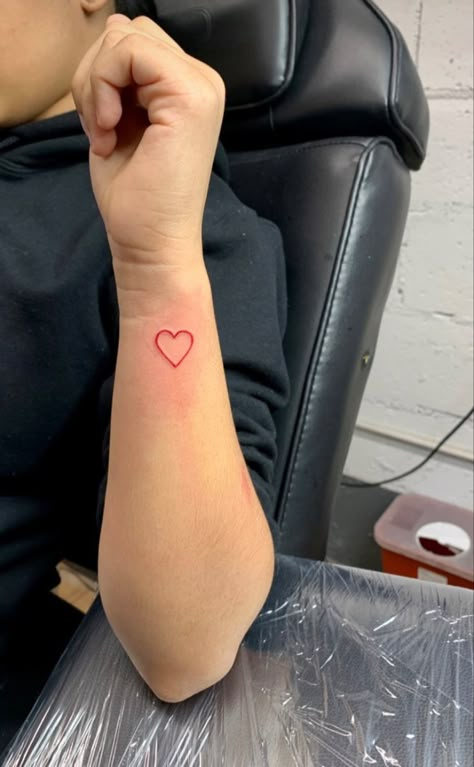 Heart Tattoo Wrist, Red Heart Tattoos, Tiny Wrist Tattoos, Small Girly Tattoos, Small Heart Tattoos, Cool Wrist Tattoos, Hand Tattoos For Girls, Small Forearm Tattoos, Cute Hand Tattoos